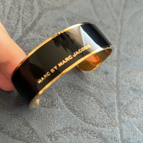 Marc by Marc Jacobs cuff bracelet. - Picture 3 of 5